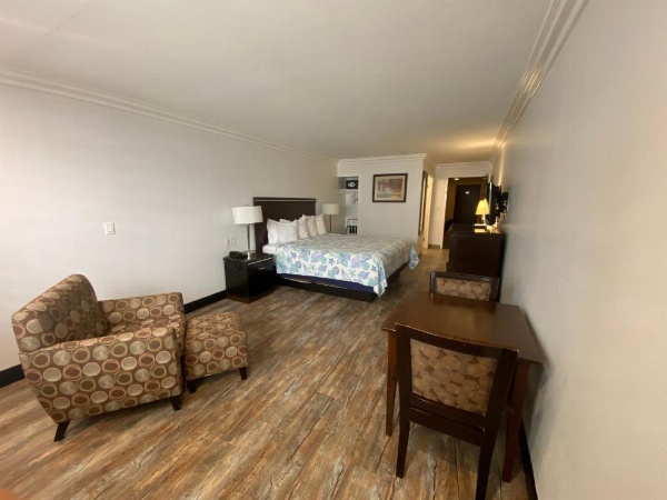 Ocean Surf Inn & Suites image 105