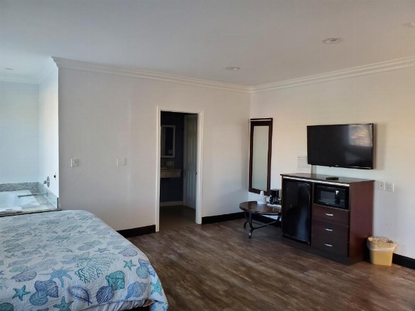 Ocean Surf Inn & Suites image 117