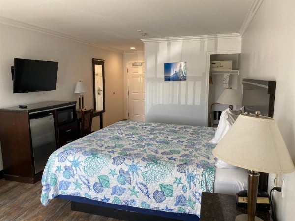 Ocean Surf Inn & Suites image 47