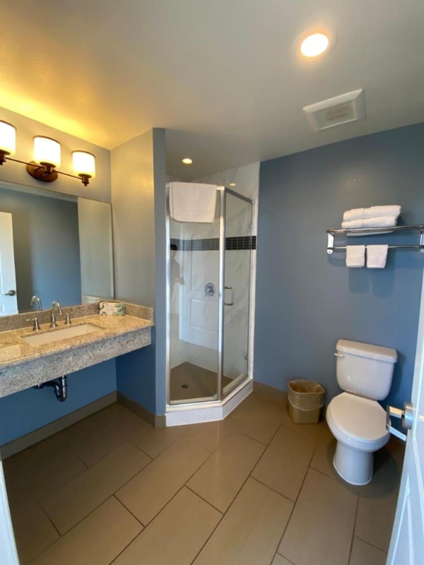 Ocean Surf Inn & Suites image 61